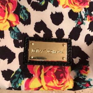 Betsey Johnson floral crossbody purse 👛